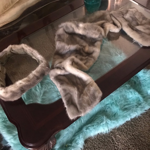 Real fur shawl gray  with matching head wrap. - Picture 2 of 10